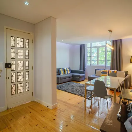 Feel Downtown Poets Flat Oporto